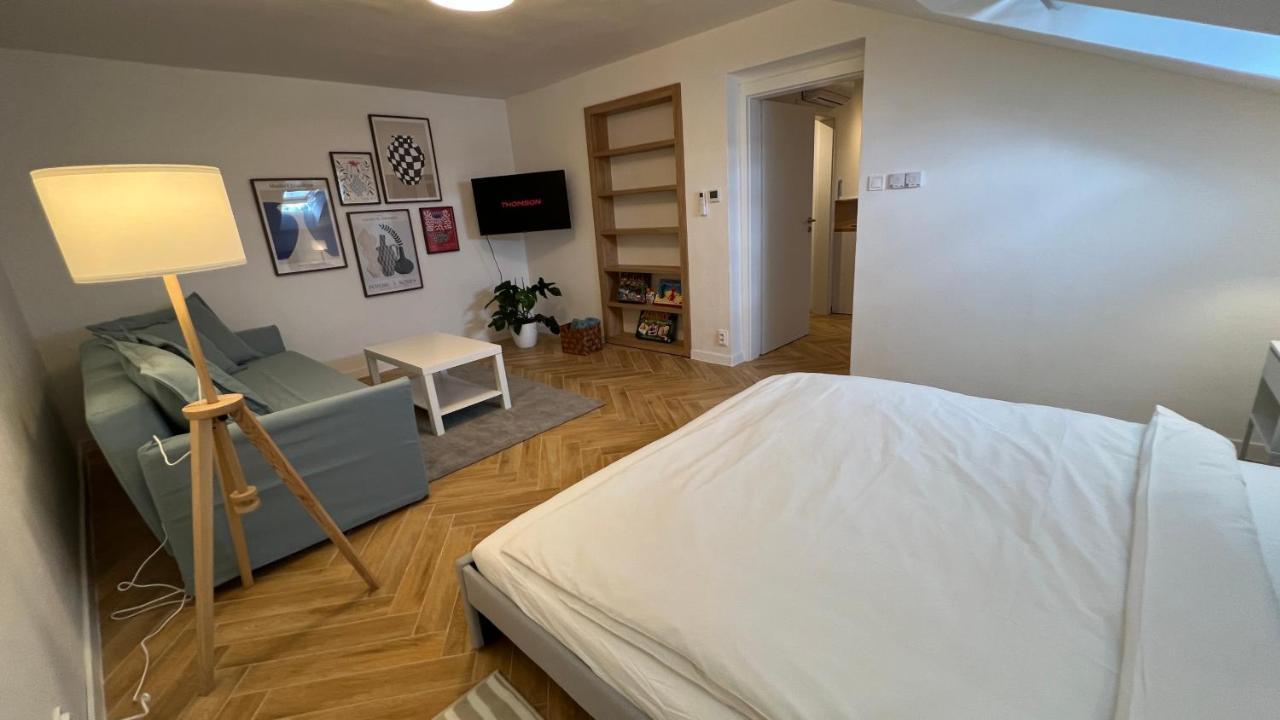 Franco Apartments เกชมาร็อค ภายนอก รูปภาพ
