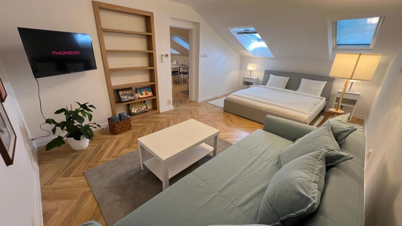 Franco Apartments เกชมาร็อค ภายนอก รูปภาพ