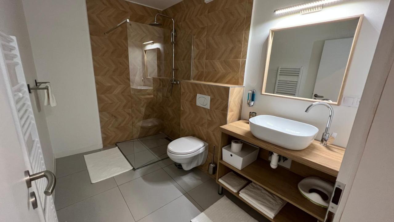 Franco Apartments เกชมาร็อค ภายนอก รูปภาพ